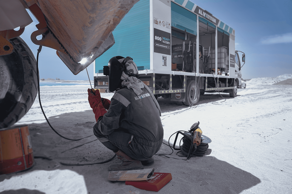 Keeping Machines New Heavy Equipment Service Al Marwan